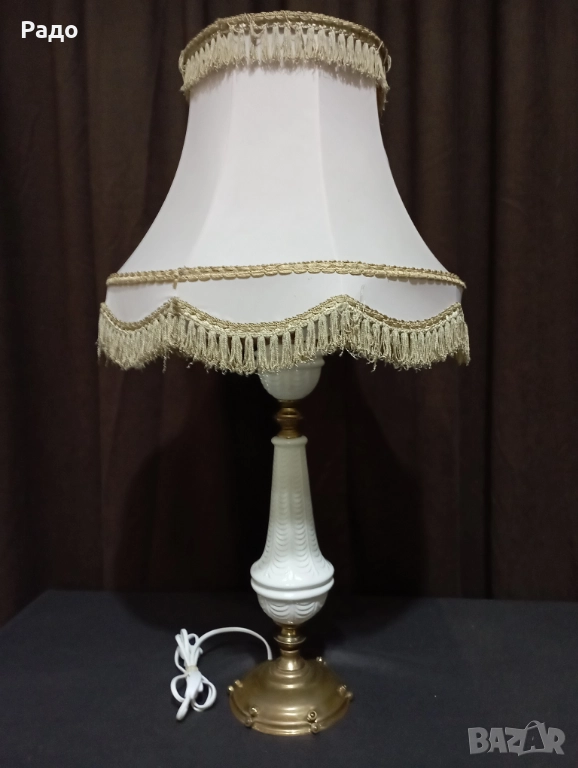 Много голяма старинна лампа с красив абажур, снимка 1