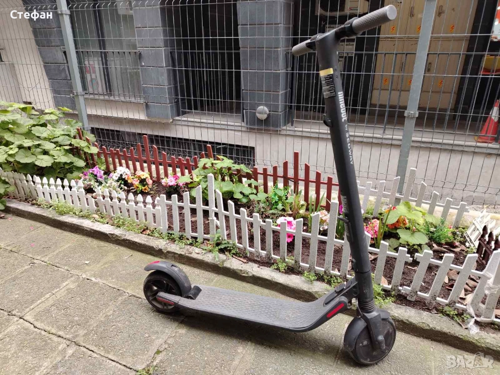 Продавам електрическа тротинетка Ninebot by Segway KickScooter ES1, снимка 1