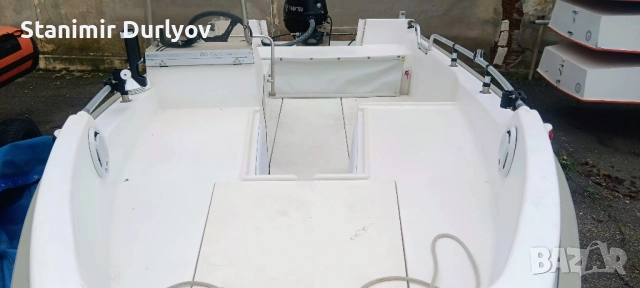 лодка двигател и ремарке без регистрация, снимка 2 - Воден транспорт - 50876166