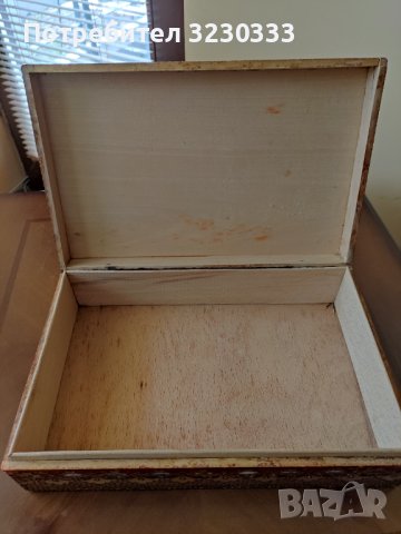 Стара дървена кутия, снимка 5 - Антикварни и старинни предмети - 40508735