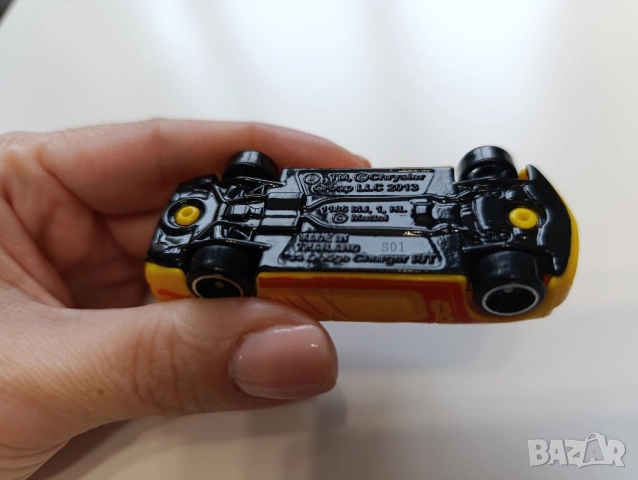 Колекционерска количка Hot Wheels – Dodge Charger Drift (Color Shifters), снимка 4 - Колекции - 51915799