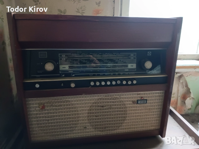 Ретро радио грамофон,,Rigonda", снимка 2 - Антикварни и старинни предмети - 51999274