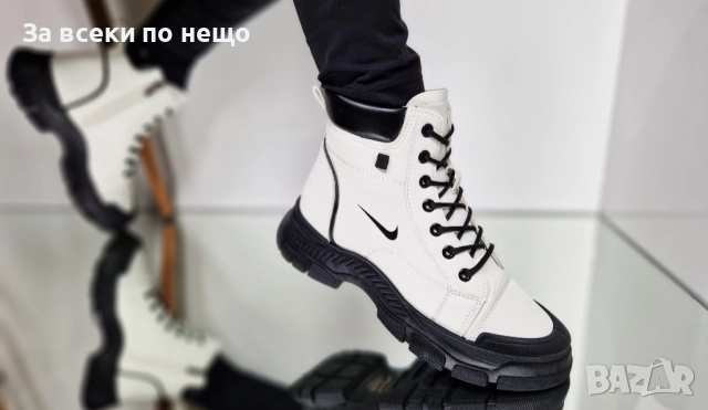 Nike Дамски Бели Боти С Черна Подметка И Вързанки Найк Код P1410, снимка 5 - Дамски боти - 52178862
