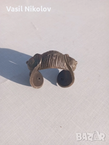 Възрожденска гривна рогата 