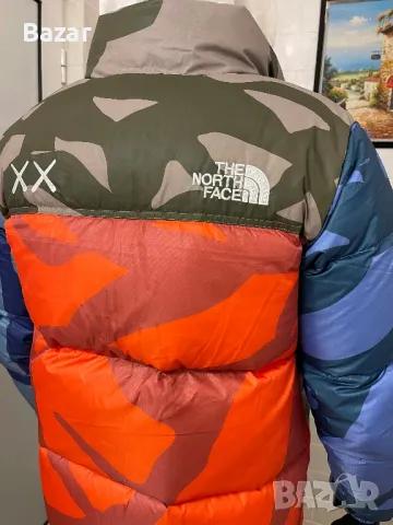 The North Face Kaws Чисто Ново Оригинално Яке с Гъши Пух Пера Размер L - M с етикет ново , снимка 4 - Якета - 48202587