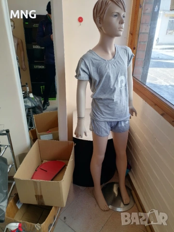 Манекен със забележки