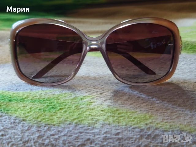Слънчеви очила (с калъф), снимка 2 - Слънчеви и диоптрични очила - 50592146