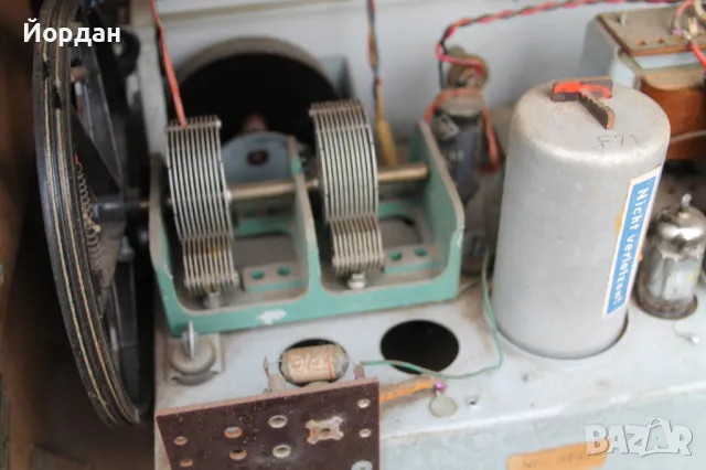 Немско радио ''Stassfurt 600'', снимка 17 - Антикварни и старинни предмети - 48198355