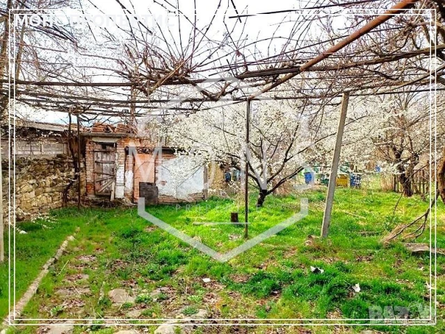 Двуетажна къща с двор в гр. Килифарево, обл. Велико Търново, снимка 4 - Къщи - 51250854