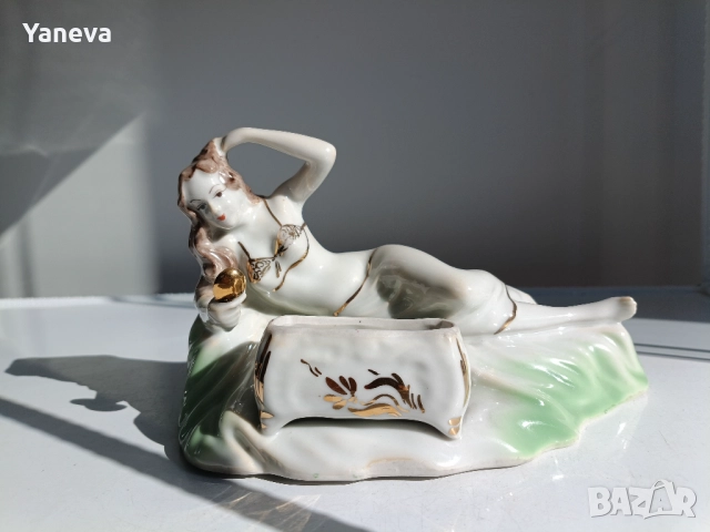 Порцеланова, българска статуетка от СОЦА. 