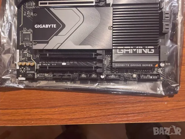 Дънна платка GIGABYTE X670 GAMING X AX сокет АМ5, DDR5, PCIe 5.0 M.2 SSD, снимка 6 - Дънни платки - 48651991