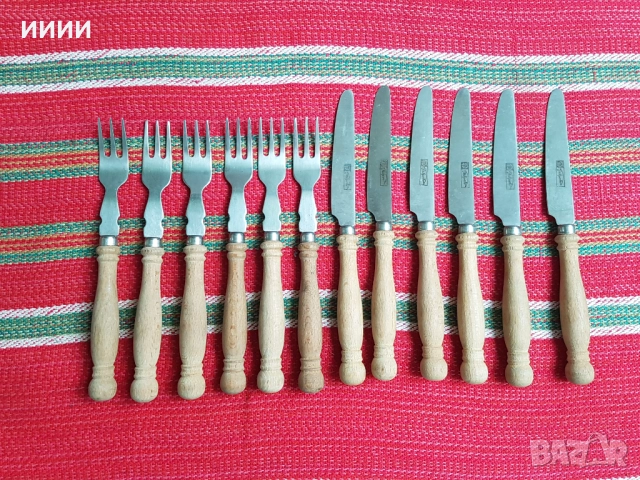 Прибори вилици ножове 