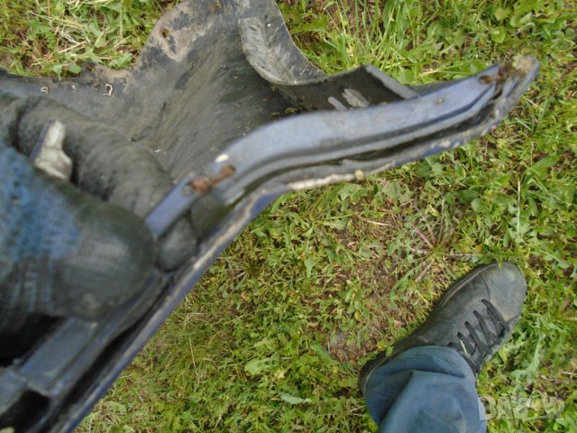 Задна броня Рено Сценик 2004 година, снимка 5 - Части - 34907916