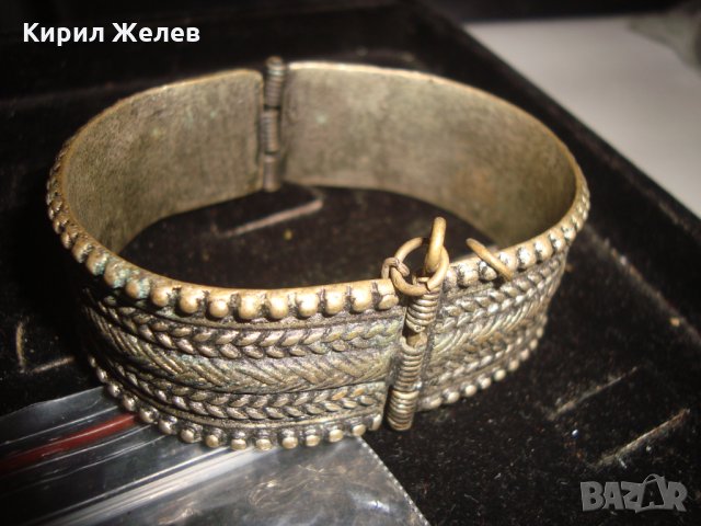 СТАРА БРОНЗОВА ВЪЗРОЖДЕНСКА ГРИВНА с ЩИФТ и СИНЯ КЕРАМИКА ОРНАМЕНТИРАНА 9839, снимка 8 - Антикварни и старинни предмети - 31720572