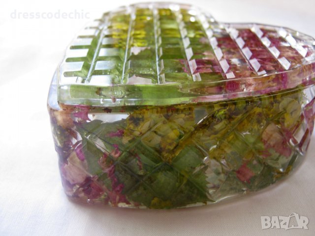 Бижута с естествени цветя 4, снимка 5 - Колиета, медальони, синджири - 29697865