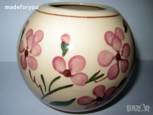 Ваза,вазичка Холандска сферична керамична с флорални мотиви, снимка 1 - Други ценни предмети - 32144018