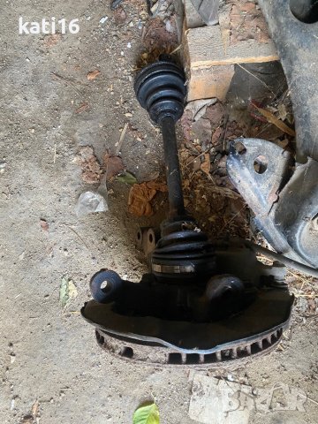 Кола на части toyota corolla 2004 година сив седан, снимка 16 - Части - 38880603