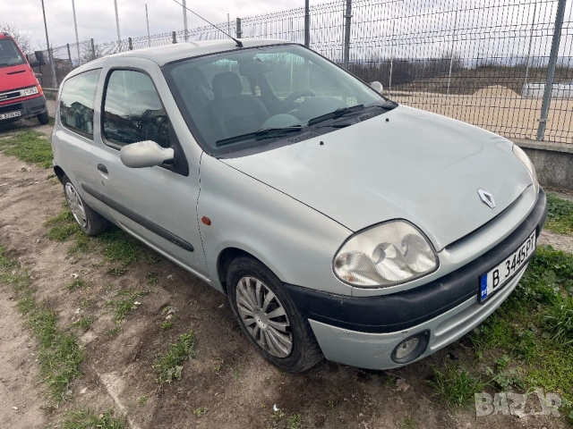 Renault Clio ll 1.4  16v  2001г., снимка 2 - Автомобили и джипове - 53934266