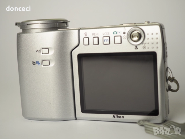 Nikon Coolpix S10 VR фотоапарат, въртящ се, със 6 мегапиксела CCD сензор , всички функции работят, снимка 4 - Фотоапарати - 52328947