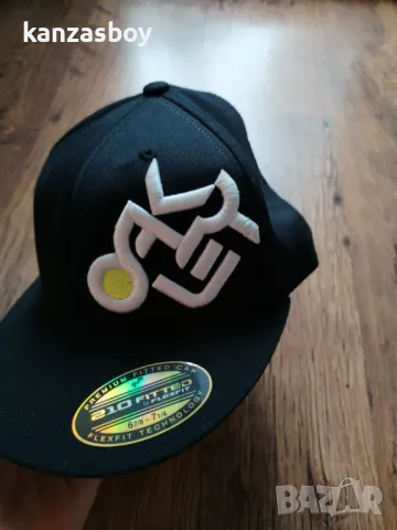 Oakley Cap - страхотна спортна шапка НОВА БЕЗ ЕТИКЕТИ 