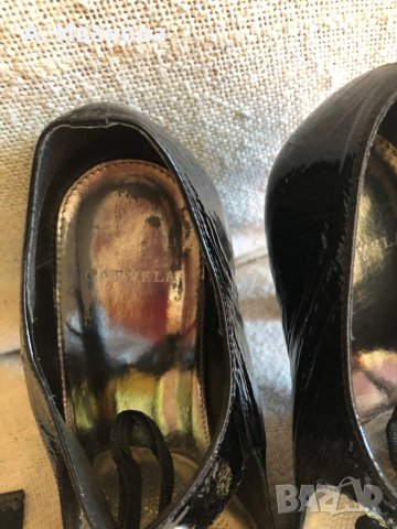 Дамски обувки естествен лак Carvela, снимка 2 - Дамски обувки на ток - 29288656