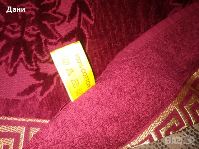 Червена хавлиена кърпа Versace, снимка 7 - Хавлиени кърпи - 30274390