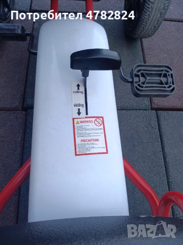 ABARTH Пластмасова картинг кола с педали, бяла + подарък розова каска, снимка 11 - Детски велосипеди, триколки и коли - 54033171