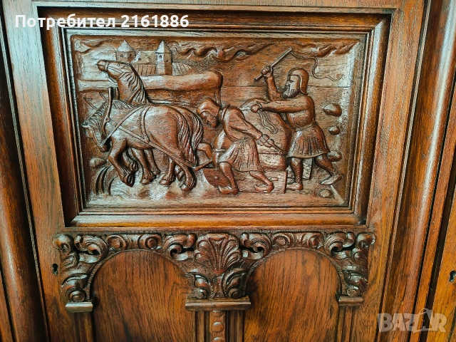 Красив дъбов шкаф с дърворезба , снимка 3 - Шкафове - 53075824