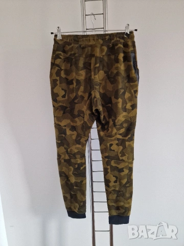 Страхотно мъжко долнище NIKE TECH FLEECE , размер М , снимка 7 - Спортни дрехи, екипи - 53934570