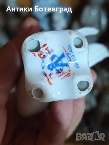 порцеланова фигура лебед Румъния , снимка 2 - Антикварни и старинни предмети - 52218710