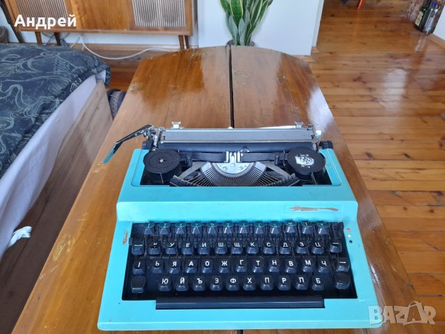 Стара пишеща машина, снимка 2 - Антикварни и старинни предмети - 37665363