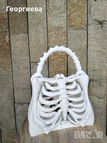 Уникална бутикова чанта в кокали