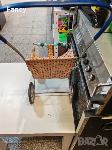 Стара детска количка за кукли, снимка 5 - Антикварни и старинни предмети - 47442418