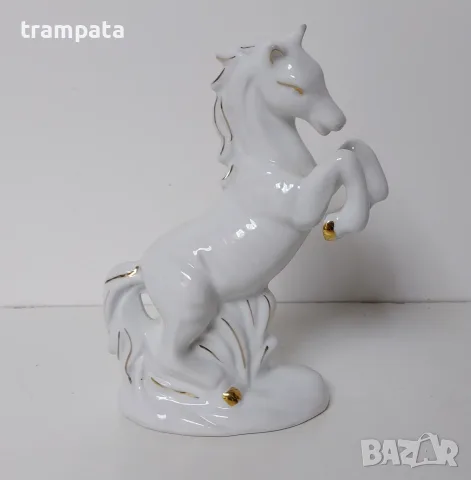 НАЙ ДОБРАТА ОФЕРТА Порцеланова фигура / на кон 18см.