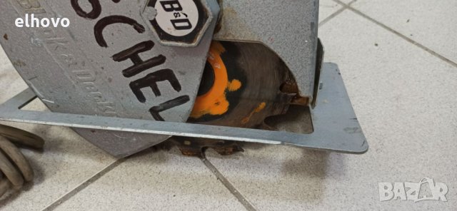 Ръчен циркуляр Black&Decker 1050W, снимка 2 - Други инструменти - 31785845