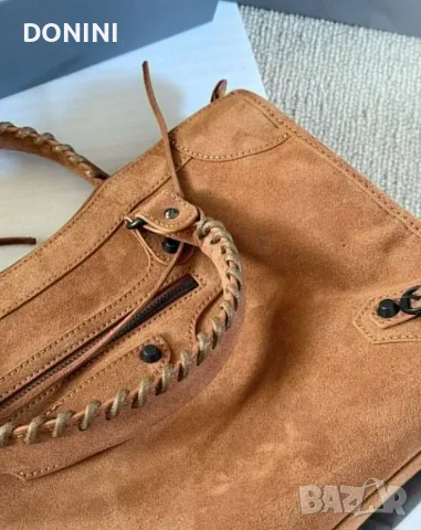Balenciaga Дамска чанта, кожа, снимка 7 - Чанти - 56112499