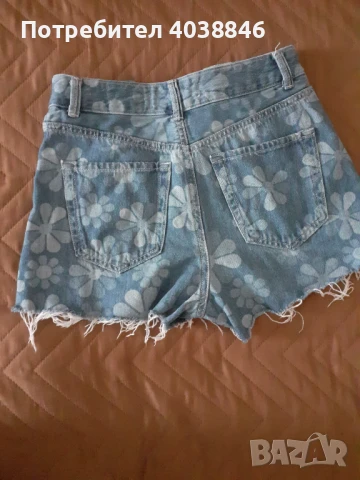 Дънкови панталони на цветя, снимка 3 - Къси панталони и бермуди - 51028511