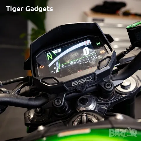 Kawasaki Z650 / Ninja 650 2020–2025 – протектор за дисплей, черен, снимка 3 - Аксесоари и консумативи - 56022927