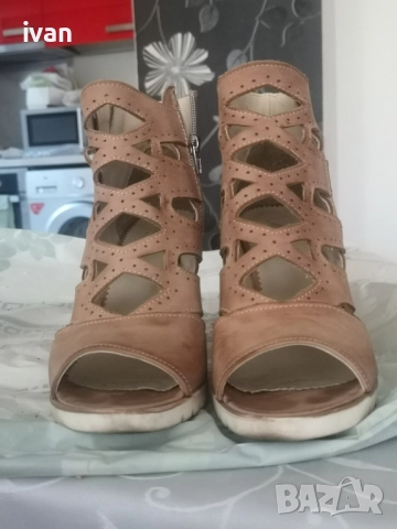 дизайнерски дамски обувки с ток 38 номер Italy, снимка 6 - Дамски обувки на ток - 51866512