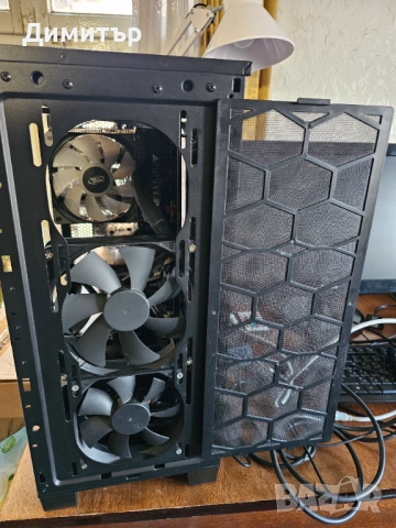 Компютър i7-7700, 32GB DDR4, RX 570 8gb, снимка 5 - Геймърски - 53013566