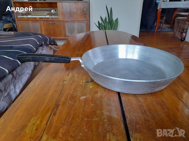Стар алуминиев тиган #7, снимка 3 - Антикварни и старинни предмети - 38672873