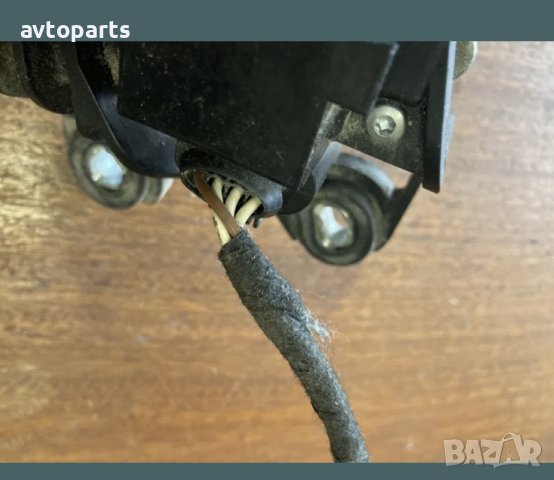 Vw golf 5 мотор задни чистачки, снимка 3 - Части - 40460680