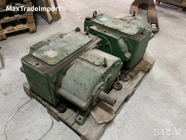 Редукторен електро мотор шнек, снимка 3 - Електродвигатели - 53879751