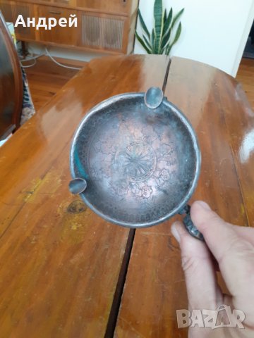 Стар пепелник от кована мед, снимка 3 - Други ценни предмети - 31615154