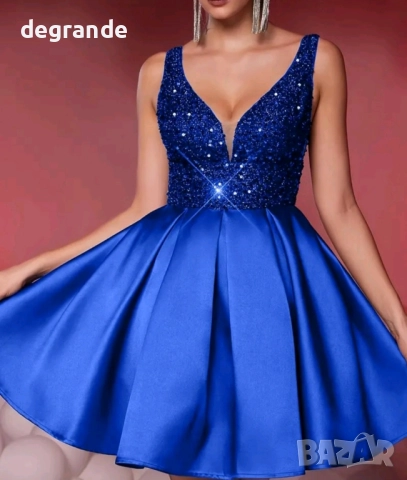 Сатенена рокля с тюл който създава обем на роклята