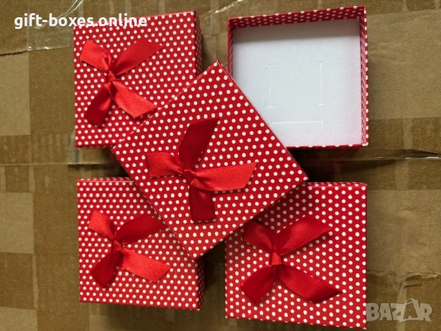 Размер 8*8*3 см.Опаковъчна подаръчна кутия за комплект бижута.В 1-стек 4 бр.кутии, снимка 2 - Други - 53284636