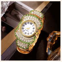 Комплект луксозен дамски кварцов часовник с кристали +бижута Relogio Feminino, снимка 9 - Дамски - 44804691