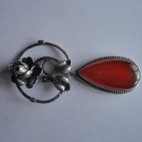Уникален сребърен медальон висулка с кехлибар , снимка 2 - Колиета, медальони, синджири - 39950657