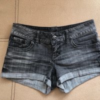 Къси дънкови панталонки Guess, снимка 1 - Къси панталони и бермуди - 29671548