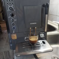 Кафеавтомат Сименс, работи отлично и прави хубаво кафе с каймак , снимка 4 - Кафемашини - 44262581